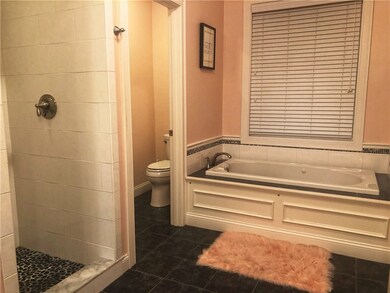 16 Braeburn Cir, Cranston, RI 02921 - photo 4