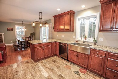 6 Pond St, Newton, NH 03858 - photo 5