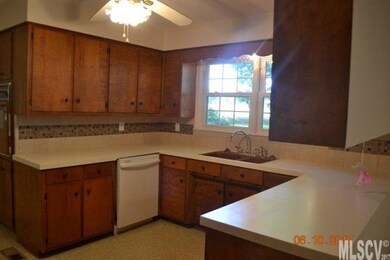 2418 Reepsville Rd, Lincolnton, NC 28092 - photo 7