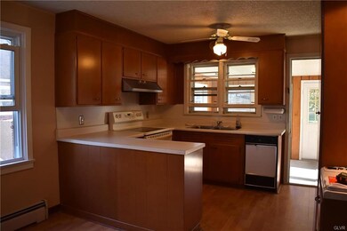 Neutral kitchen with eating area and built in pant