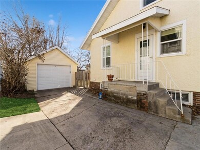 624 W 6th St S, Newton, IA 50208 - photo 5