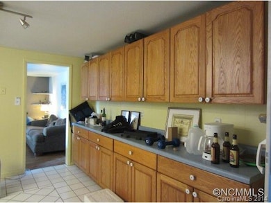 Lots of storage in the kitchen