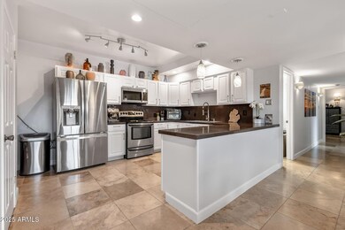 349 E Thomas Rd unit E401, Phoenix, AZ 85012 - photo 5