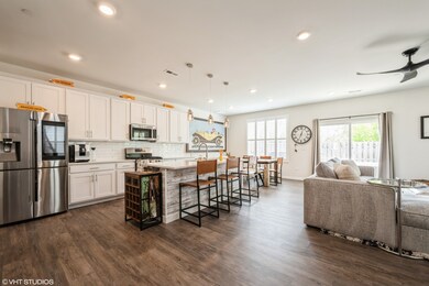 2511 Geranium Way, Rolling Meadows, IL 60008 - photo 5