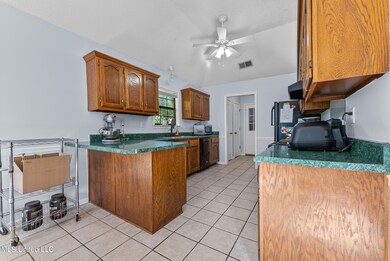 5827 southbend ln-interior-05