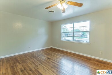 404 Nauert St, Copperas Cove, TX 76522 - photo 6