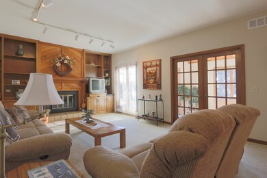 1450 Lantern Cir, Naperville, IL 60540 - photo 4