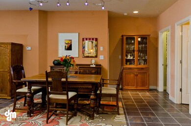 Dining rm