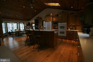 9123 Tomstown Rd, Waynesboro, PA 17268 - photo 4