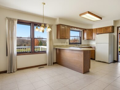 195 Clover Hill Ln, Barrington, IL 60010 - photo 7