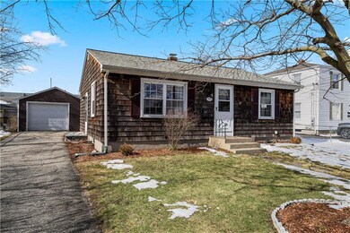 384 Mendon Ave, Pawtucket, RI 02861 - photo 3