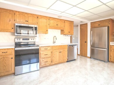 1454 Ashland Ave unit 405, Des Plaines, IL 60016 - photo 6