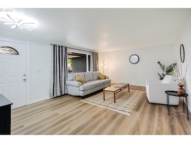 6050 SW Cross Creek Dr, Beaverton, OR 97007 - photo 5