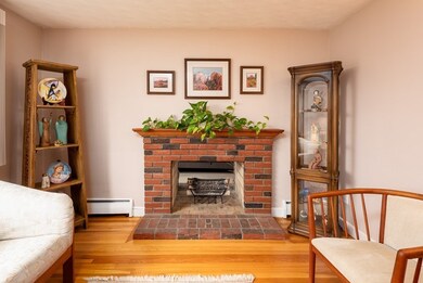 108 Brookfield Cir, Framingham, MA 01701 - photo 4