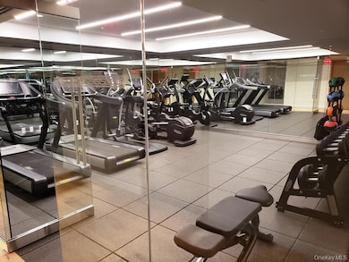 Flushing Commons Residences unit 8G, Flushing, NY 11354 - photo 4