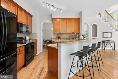 11415 Hollow Timber Ct, Reston, VA 20194 - photo 7