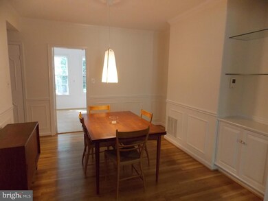 3559 Hamlet Place, Chevy Chase, MD 20815 - photo 5