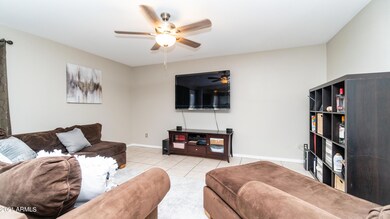 3915 E Vaughn Ave-8