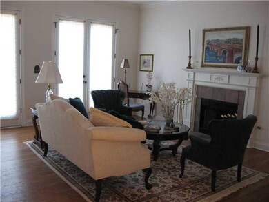 18'x18' LR w/vented gas fireplace w/ starter. Fren