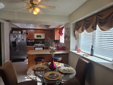 Breakfast Dining and Kitchen