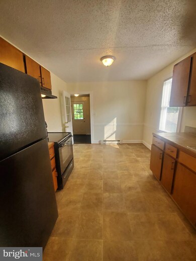 218 W 4th Ave, Ranson, WV 25438 - photo 4