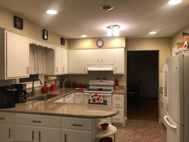 5713 Loganwood Rd, Columbus, OH 43229 - photo 4