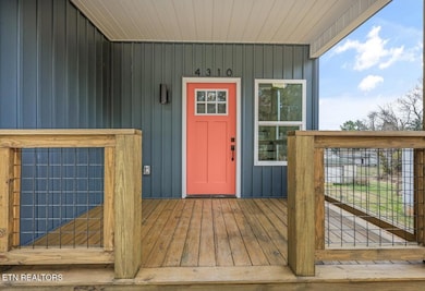 4310 Van Dyke Dr, Knoxville, TN 37919 - photo 3