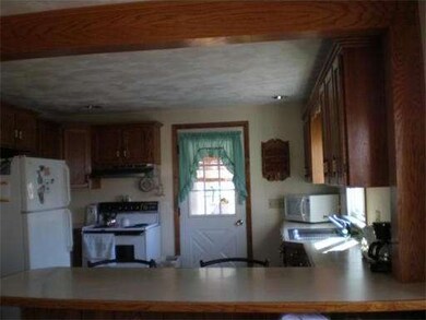 132 Crescent Ave, North Attleboro, MA 02760 - photo 2