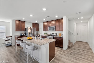 VIRTUALLY STAGED KITCHEN