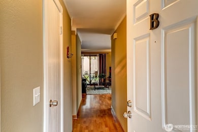 10008 NE 122nd St unit R-B, Kirkland, WA 98034 - photo 2