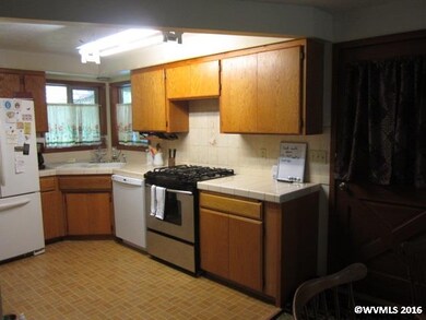 20285 El Romar Dr NE, Scotts Mills, OR 97375 - photo 6