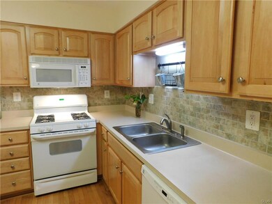 4591 Jasmine Dr, Center Valley, PA 18034 - photo 7