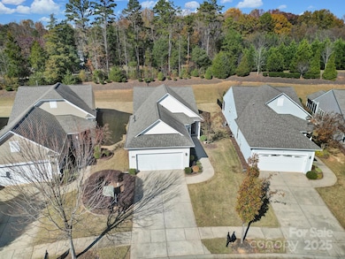 20257 Dovekie Ln, Fort Mill, SC 29707 - photo 2