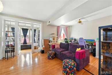 5945 Mcpherson Ave unit 2E, Saint Louis, MO 63112 - photo 3