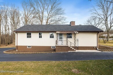 379 S Mountain Blvd, Mountain Top, PA 18707 - photo 5