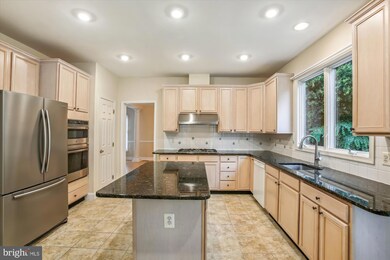 12718 Autumn Crest Dr, Herndon, VA 20171 - photo 6