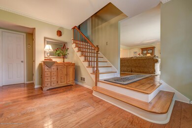 8 Georgetown Rd Colts Neck NJ-large-011-