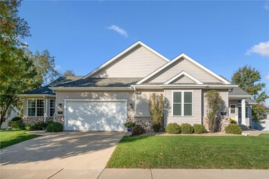 4105 N Willowbend Rd NE, Cedar Rapids, IA 52411 - photo 2