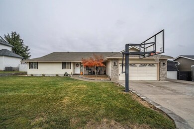 1849 Garden Dr, Medford, OR 97504 - photo 3