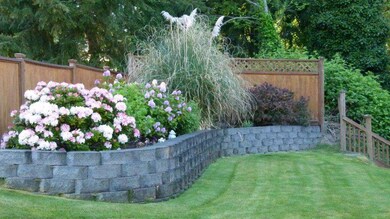 7815 E Glen Dr, Everett, WA 98203 - photo 2