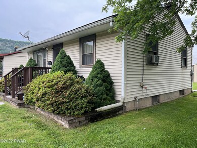 121 Maple Ave, Matamoras, PA 18336 - photo 5