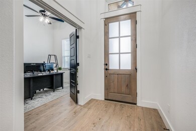 172 Clayton Crossing, Springtown, TX 76082 - photo 3