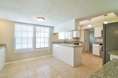 8319 Clover Gardens Dr, Houston, TX 77095 - photo 5