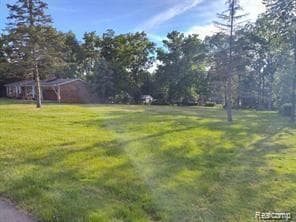 21438 Meridian Rd, Grosse Ile, MI 48138 - photo 5