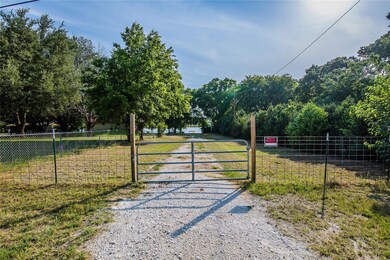 5151 Gibson Ct, Granbury, TX 76049 - photo 4