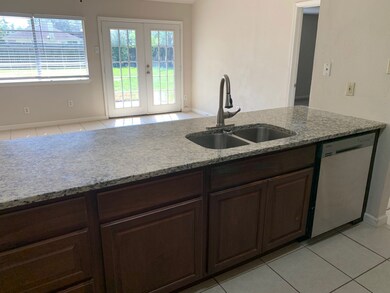 2502 Leichester Dr, Spring, TX 77386 - photo 5