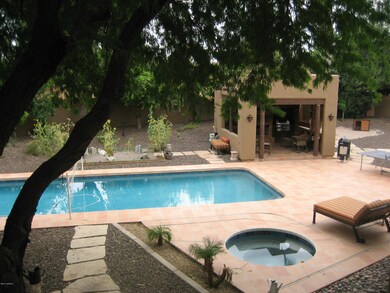Pool/Spa/Ramada with Fireplace/Barbecue