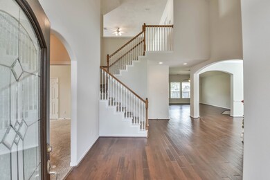 Beautiful Entry - high ceilings - winding staircase to upstairs gameroom