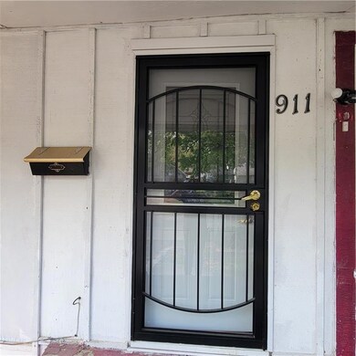 911 Franklin Ave, Des Moines, IA 50314 - photo 3