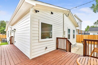 707 Vincent St, Houston, TX 77009 - photo 6